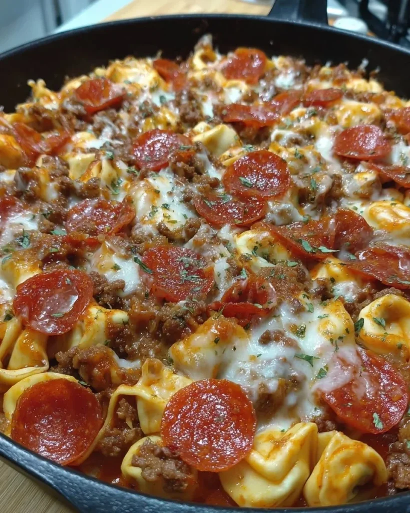 Delicious Pizza Tortellini Skillet with cheesy tortellini and vibrant toppings
